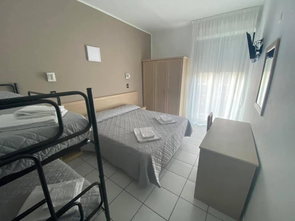 Hotel Rex Lido Di Savio Bagian luar foto