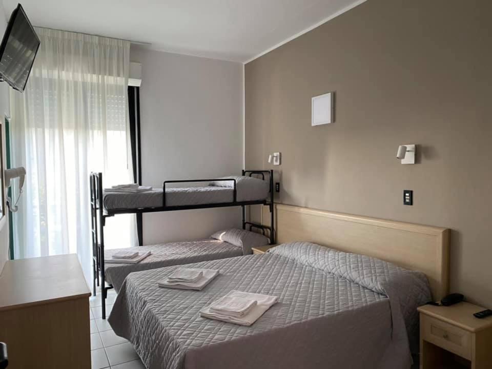 Hotel Rex Lido Di Savio Bagian luar foto