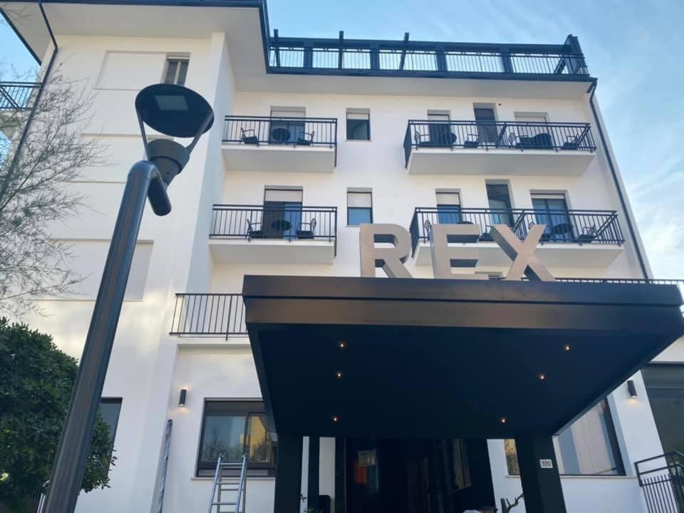 Hotel Rex Lido Di Savio Bagian luar foto