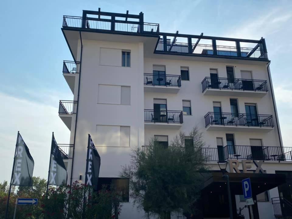 Hotel Rex Lido Di Savio Bagian luar foto